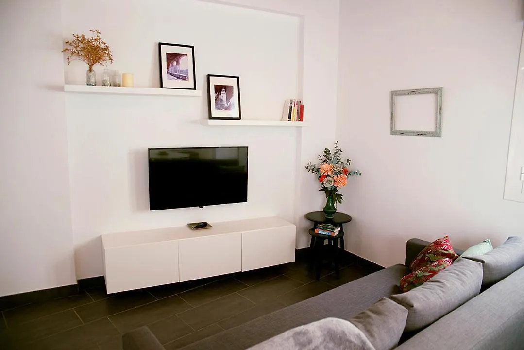 Tourist House Atico San Luis Apartamento Sevilla
